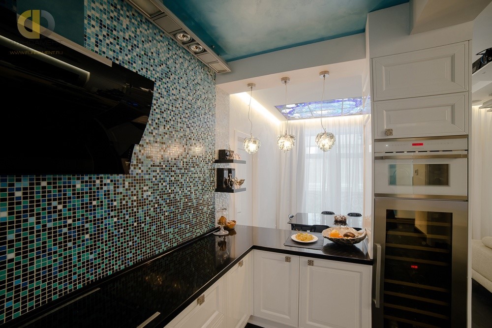Дизайн кухни с мозаичной стеной. Фото интерьера после ремонта  
