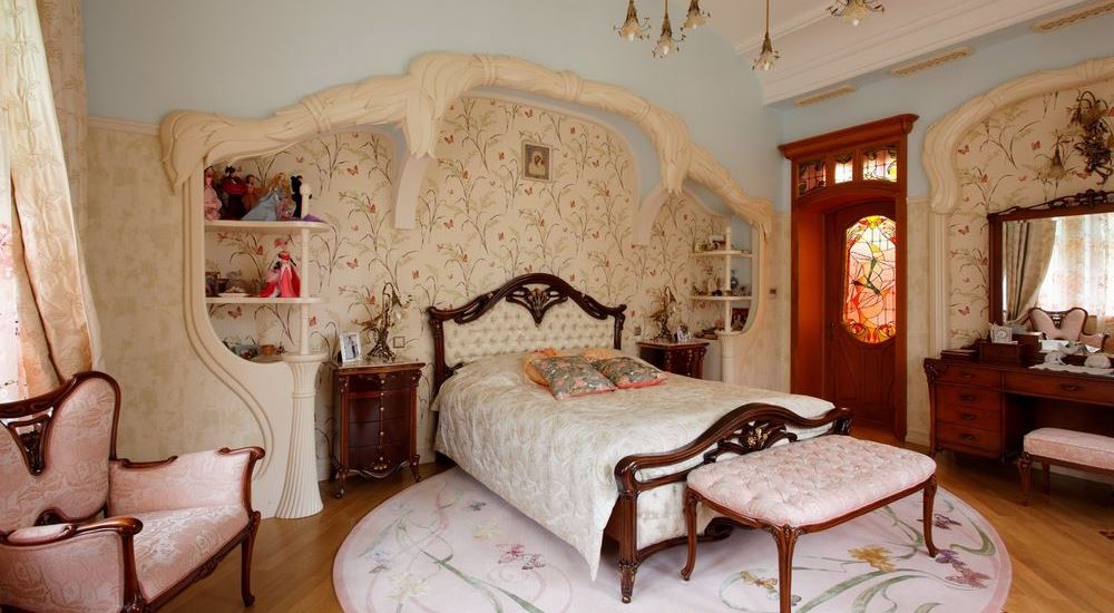 На фото:Ремонт спальни в стиле ар-нуво