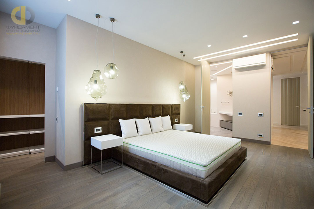 Интерьер спальни в квартире в современном стиле. Реальное фото 2018