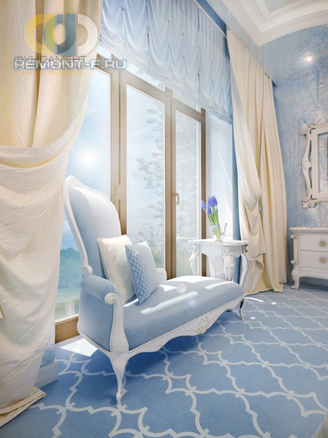 Дизайн зоны отдыха с кушеткой в подростковой спальне для девочки
