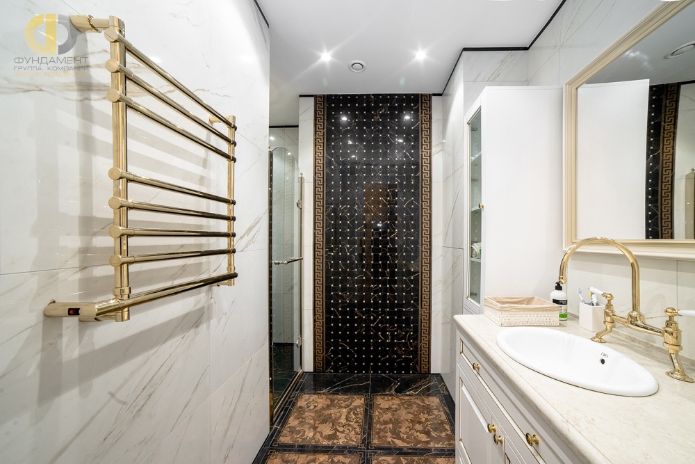 Интерьер ванной комнаты в стиле Versace