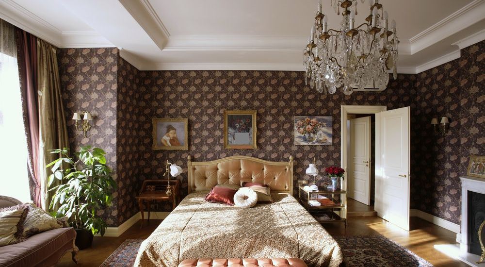 На фото:Ремонт спальни в викторианском стиле