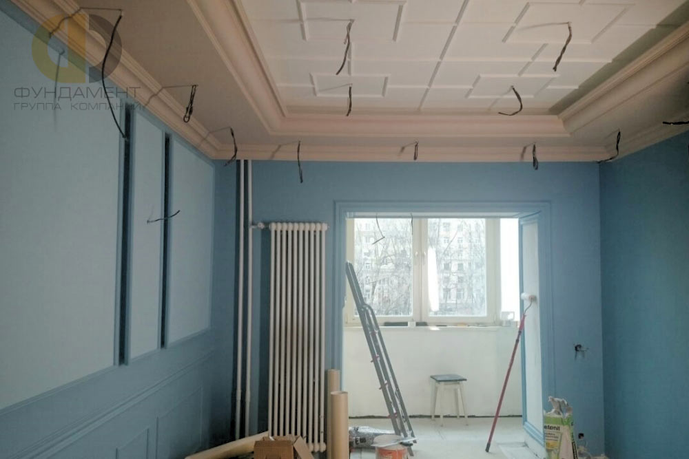 Гостиная в квартире семьи Дениса Шведова в процессе ремонта