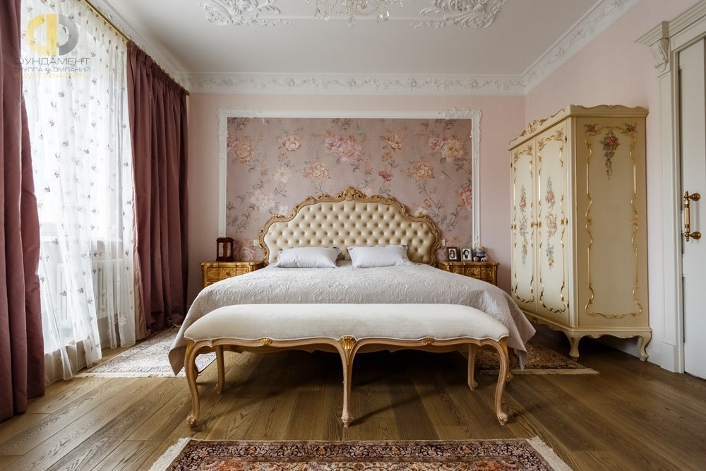 Фото классического интерьера спальни