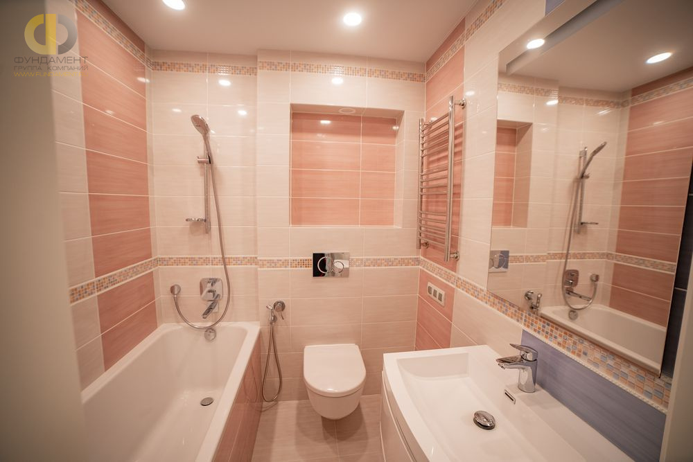Фото ремонта ванной в четырёхкомнатной квартире 126 кв.м в стиле неоклассика – фото 100