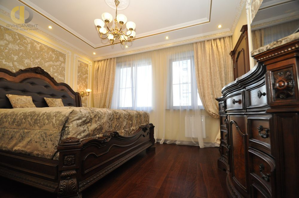 Ремонт четырехкомнатной квартиры в классическом стиле. Реальная фотография спальни
