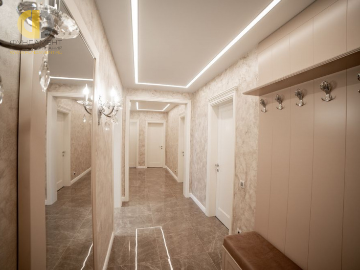 Фото ремонта коридора в четырёхкомнатной квартире 126 кв.м в стиле неоклассика – фото 17