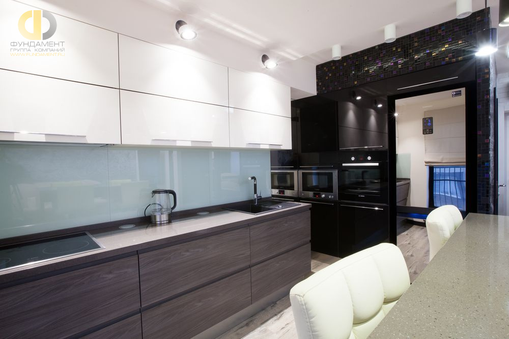 Ремонт двухуровневой квартиры в современном стиле. Реальная фотография кухни