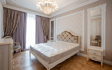 Фото спальни в стиле классическом-14
