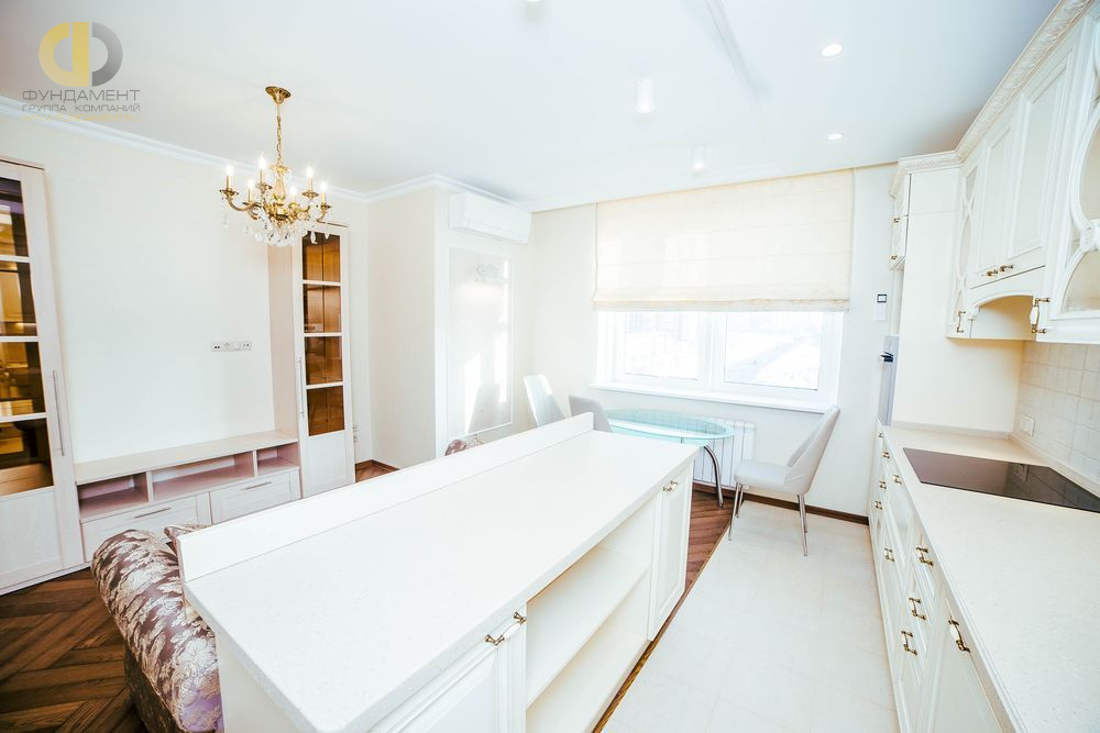 Фото ремонта кухни в трёхкомнатной квартире 86 кв.м в классическом стиле – фото 170