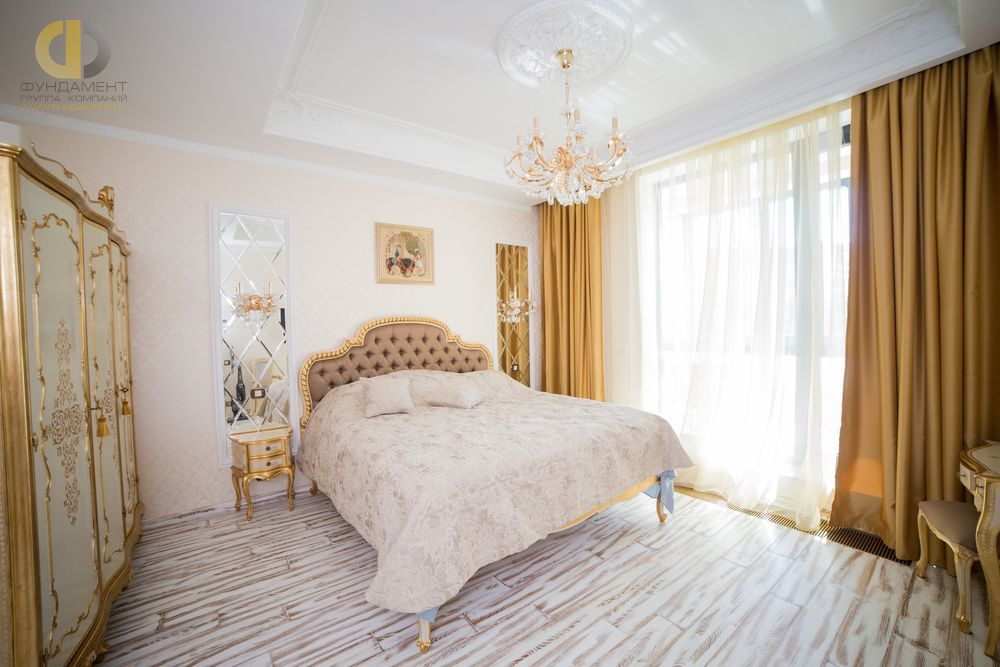 Фото ремонта спальни в трехкомнатной квартире 100 кв. м в классическом стиле