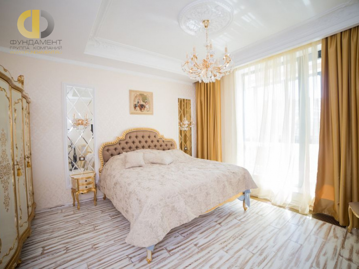 Фото ремонта спальни в трехкомнатной квартире 100 кв. м в классическом стиле