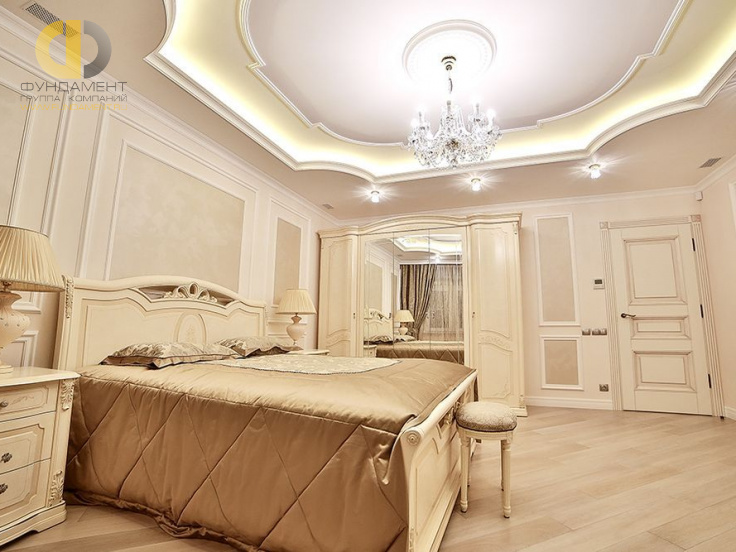 Фото ремонта 4 комнатной квартиры 150 кв. м в стиле неоклассика. Фото ремонта спальни