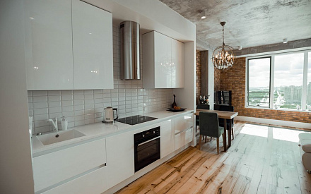 Дизайн интерьера кухни в однокомнатной квартире 55 кв.м в стиле лофт7