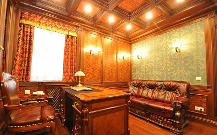 Ремонт четырехкомнатной квартиры в классическом стиле. Реальная фотография кабинета