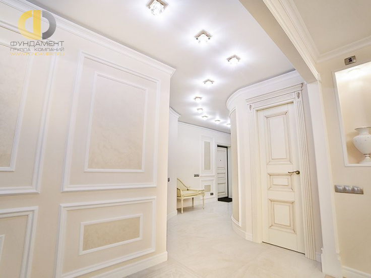 Фото ремонта 4 комнатной квартиры 150 кв. м в стиле неоклассика. Фото ремонта коридора