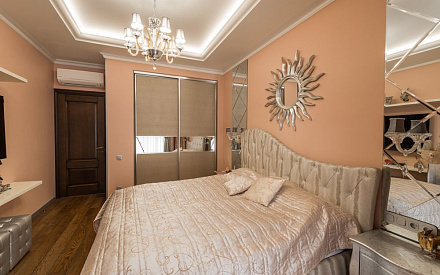 Ремонт спальни в трехкомнатной квартире 111 кв. м в стиле эклектика