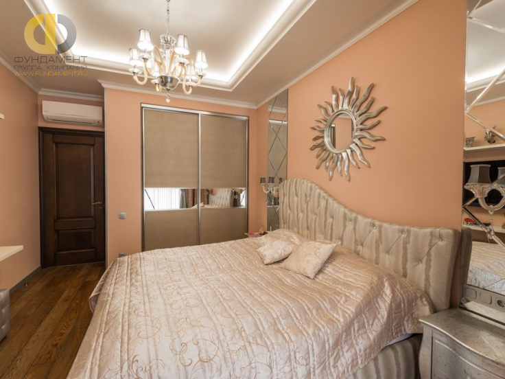 Фото ремонта спальни в трехкомнатной квартире 111 кв. м в стиле эклектика